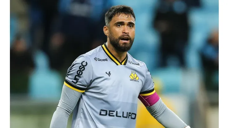Foto: (Pedro H. Tesch/AGIF) - Gustavo acredita na evolução do Criciúma na Série B