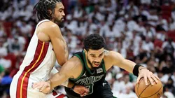 Andy Lyons/Getty Images/ Final de Conferência NBA | Em um jogo cheio de reviravoltas, os Celtics vencem o Miami Heat e viram a decisão.