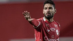 Foto: (Heber Gomes/AGIF) - Alisson Cassiano foi a grande surpresa na última escalação do Vila na Série B