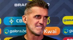 Com um time de 'fora', Vagner Mancini quebra a cabeça para escalar América contra Del Valle