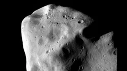 Asteroide gigante vai passar perto da Terra
