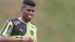 Jemerson com a camisa do Atlético-MG (Foto: Thomas Santos/AGIF)