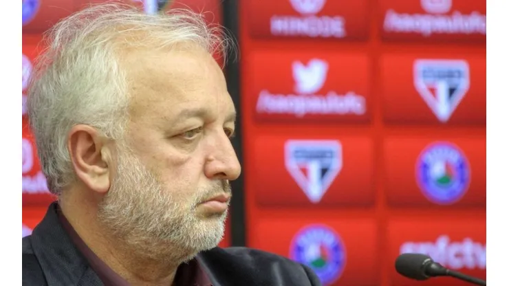“Questionavam os resultados”: Carlos Belmonte expõe críticas na chegada de Calleri na equipe e detalha compra do atacante