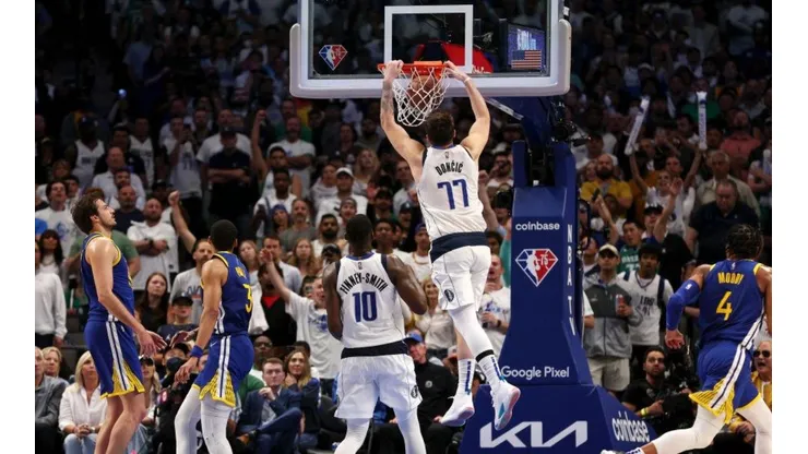 Tom Pennington/Getty Images/ Final Conferência NBA | Os Mavs venceram a primeira na final contra os Warriors e seguem vivos no oeste.