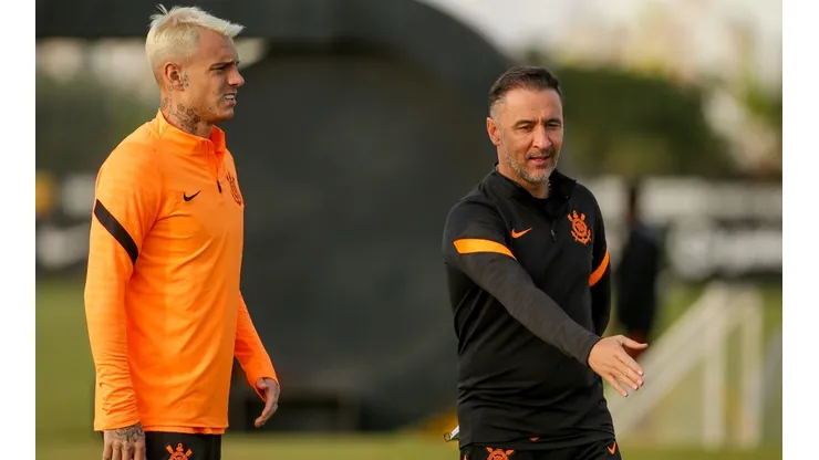 Foto: Rodrigo Coca/Ag. Corinthians | Post de Róger Guedes soa como 'resposta' a Vítor Pereira