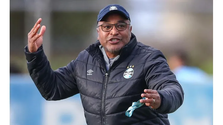 Foto: Lucas Uebel/Grêmio/Divulgação - Roger Machado: técnico testou uma nova formação tática no Tricolor