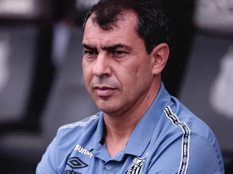 Xodó de Carille perde espaço com Bustos e saída do Santos ganha força