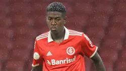 Foto: Maxi Franzoi/AGIF - Com indefinições na zaga, Inter monitora novo nome para a defesa