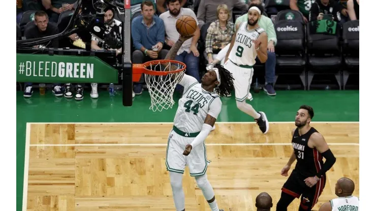 Winslow Townson/Getty Images/ NBA 2021/ 2022 | Celtics atropelam o Miami Heat e empatam a série final da Conferência Leste.