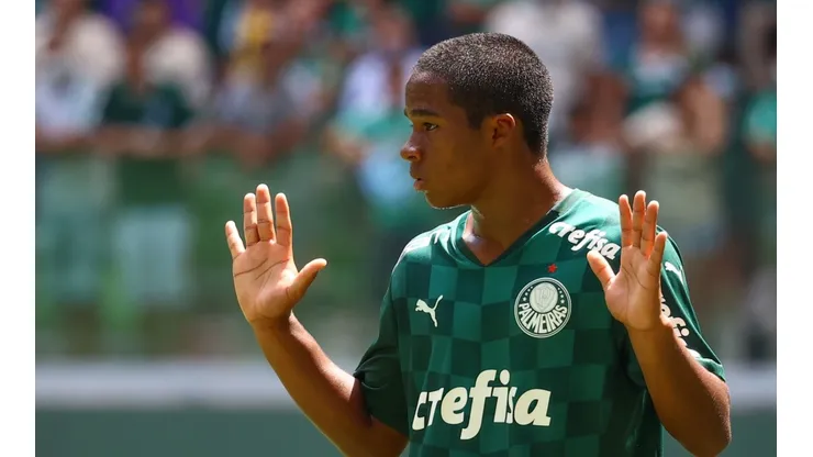 Marcello Zambrana/AGIF - Endrick acertou suas bases contratuais com o Palmeiras