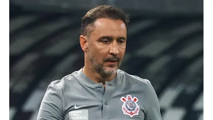 Foto: Marcello Zambrana/AGIF - Vítor Pereira vem mantendo o medalhão como titular.