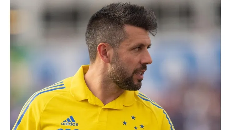 Pezzolano não se cala e expõe sobre futuro no Cruzeiro: “Se cruzam no caminho” 