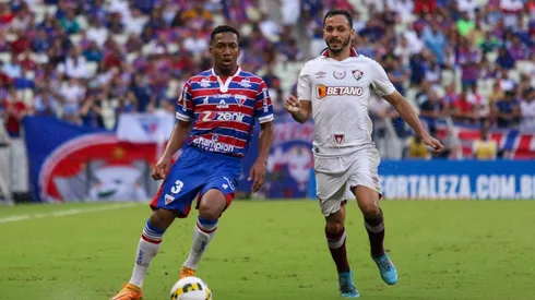 Foto: Lucas Emanuel/AGIF | Lance de Landázuri gera polêmica em Fortaleza x Fluminense