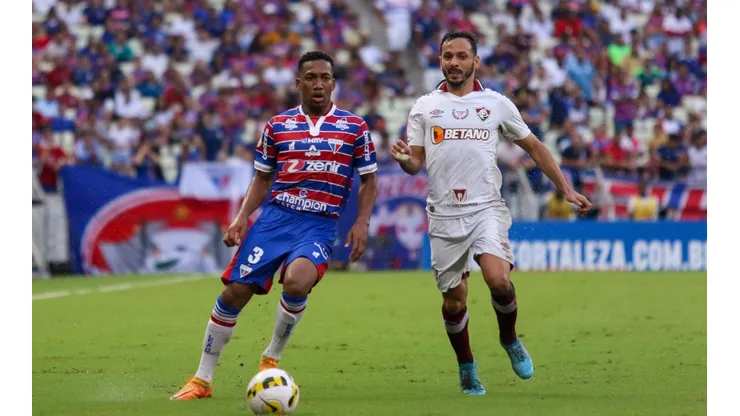 Foto: Lucas Emanuel/AGIF | Lance de Landázuri gera polêmica em Fortaleza x Fluminense