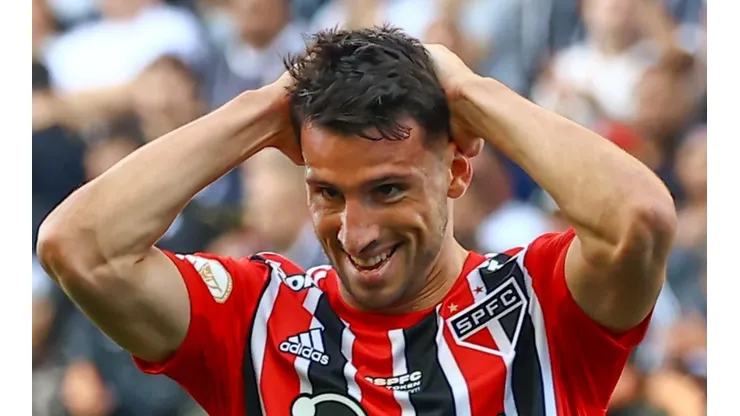 Foto: Marcello Zambrana/AGIF - Calleri elogiou o medalhão do Corinthians.