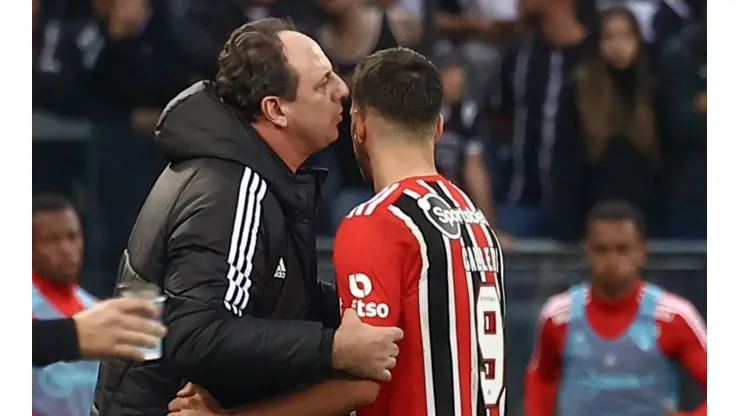 Foto: (Marcello Zambrana/AGIF) - Rogério Ceni rasgou elogios a Calleri e explicou a importância do centroavante para o São Paulo