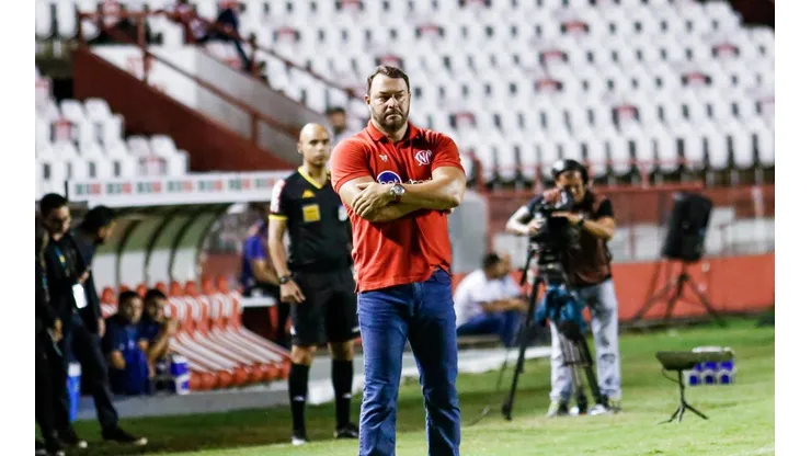 Rafael Vieira/AGIF/ "Estavam mais entrosados"; Roberto Fernandes sai em defesa de Jean Carlos após críticas e ressalta momento ruim dos companheiros.
