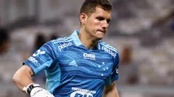 Rafael Cabral com a camisa do Cruzeiro (Foto: Fernando Moreno/AGIF)