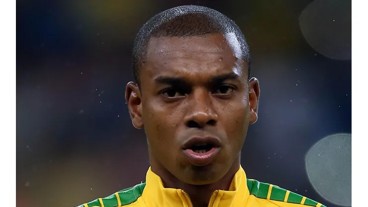 Foto: Cristiano Andujar/AGIF - Além de Fernandinho, Athletico está interessado em reforçar a defesa
