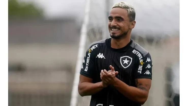 Foto: Vitor Silva / Botafogo - Rafael em treino do Botafogo.