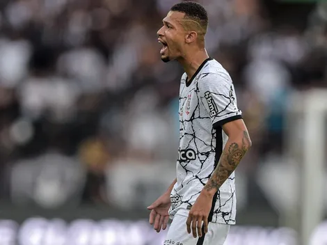 Escolhido para 'preencher' saída de João Victor responde investida do Corinthians