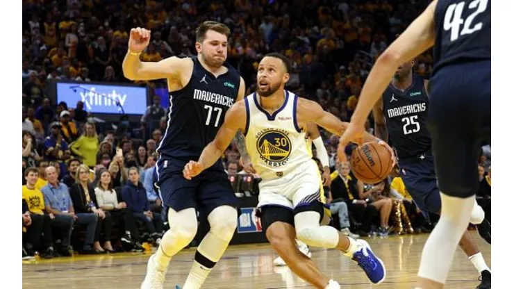 Curry acabou como cestinha do Golden State na partida