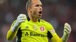 Pedro H. Tesch/AGIF - Goleiro que 'roubou' vaga de Lomba tem status questionado no Inter.