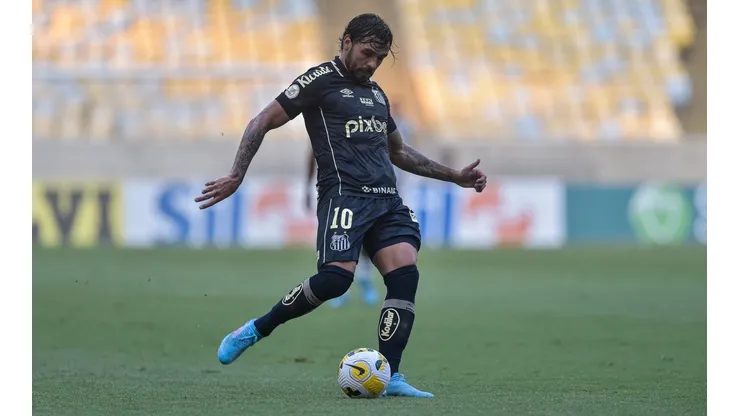 Thiago Ribeiro/AGIF - Goulart fala sobre futuro no Santos