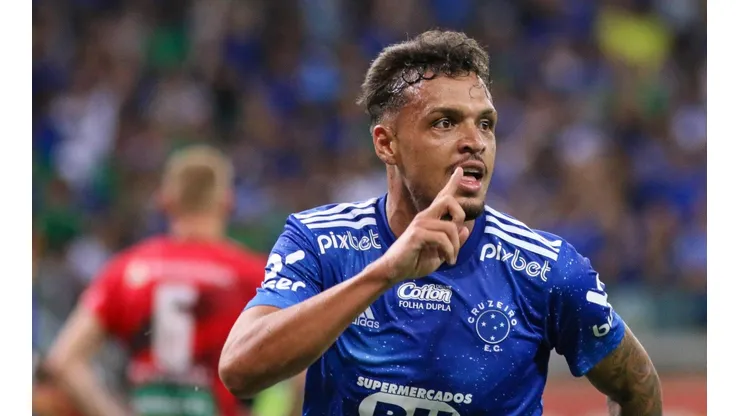 Foto: Fernando Moreno/AGIF - Daniel Júnior e Cruzeiro tem ibróglio contratual para resolver