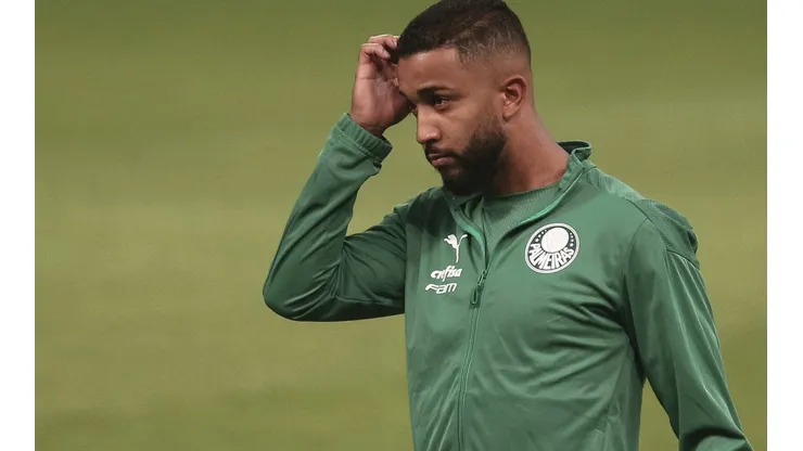Ettore Chiereguini/AGIF - Com Jorge em baixa, Palmeiras renova com laterais da base
