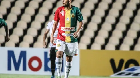 Divulgação/Sampaio Corrêa. Após se recuperar de lesão no joelho, Eloir engata sequência titular