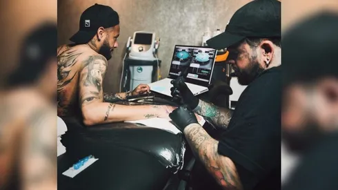 Neymar fez uma tatuagem para homenagear o poker (Foto: Reprodução TikTok)