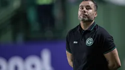 Heber Gomes/AGIF - Jair no comando do Goiás.