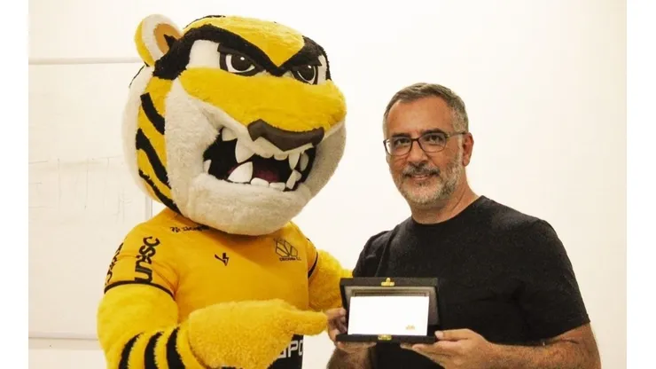 Foto: Julio Figueiredo/TV Tigre | Juliano Camargo executivo de futebol do Criciúma