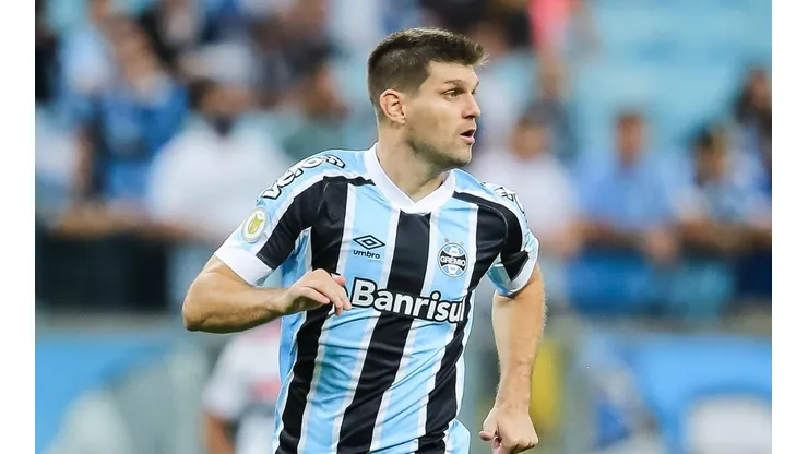 Roger Machado sinaliza e Kannemann pode retornar aos gramados