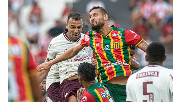 Foto: Celio Junior/AGIF - Léo Condé tem reforço na zaga para atuar ao lado de Nilson