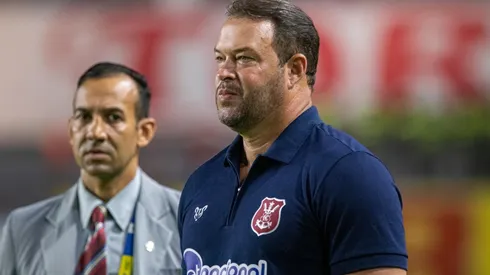 Foto: Celio Junior/AGIF - Roberto Fernandes tem desfalque para as próximas semanas