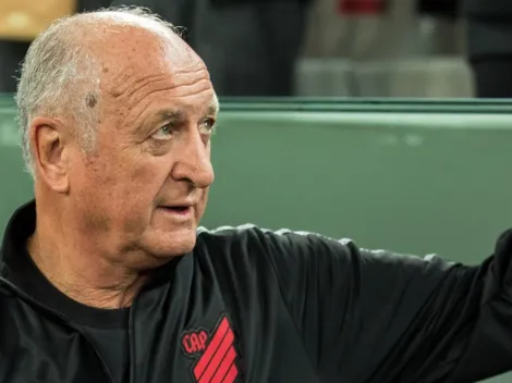 Felipão vai na contramão da torcida e sai em defesa de medalhão do Athletico