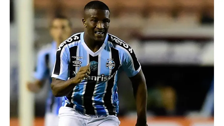 Foto: Mauro Horita/Flickr do Grêmio/Divulgação - Elias Manoel: pode perder vaga no próximo jogo do Grêmio