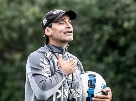 “Alguém tem que explicar”; Bustos barra defensor e torcida pede sua saída