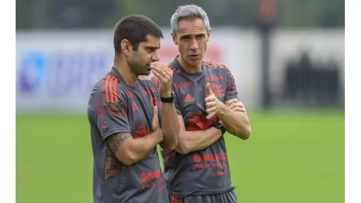 Foto: Marcelo Cortes/CRF - Por conta do DM, Paulo Sousa não poderá contar com João Gomes diante da Católica