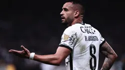 Renato Augusto com a camisa do Corinthians (Foto: Ettore Chiereguini/AGIF)