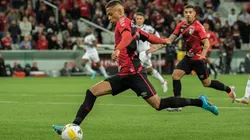 Robson Mafra/AGIF - Vitinho saiu machucado no último jogo do Athletico