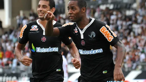 Foto: Marcelo Sadio/vasco.com.br - Diego Souza (à esquerda) admitiu conversas para retornar ao Vasco em 2022