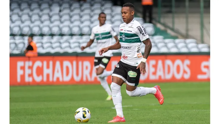 Robson Mafra/AGIF - Igor Paixão segue fora do Coxa.