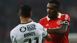 Foto: (Silvio Avila/Getty Images) - Edenilson, do Inter, relatou ter sido chamado de "macaco" por Rafael Ramos, do Corinthians