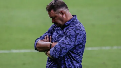 Foto: Paulo Paiva/AGIF | Roberto Fernandes demosntrou preocupação com o poder ofensivo da equipe