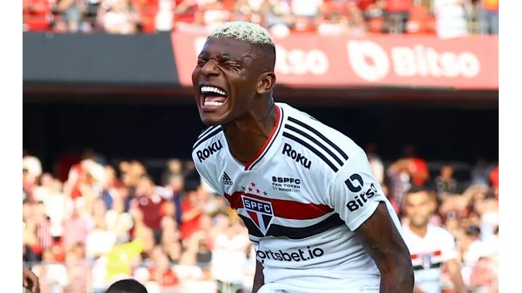 Foto: (Marcello Zambrana/AGIF) - Arboleda tem se mostrado uma grande arma na bola aérea do São Paulo