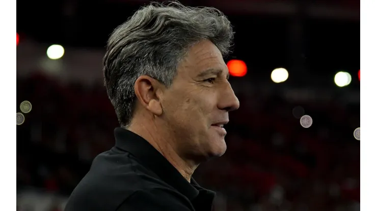 Foto: Thiago Ribeiro/AGIF - Jogador preterido por Renato Gaúcho tem novo destino