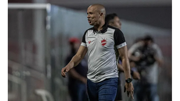 Foto: (Heber Gomes/AGIF) - Higo Magalhães quer que o Vila emplaque uma sequência de vitórias na Série B